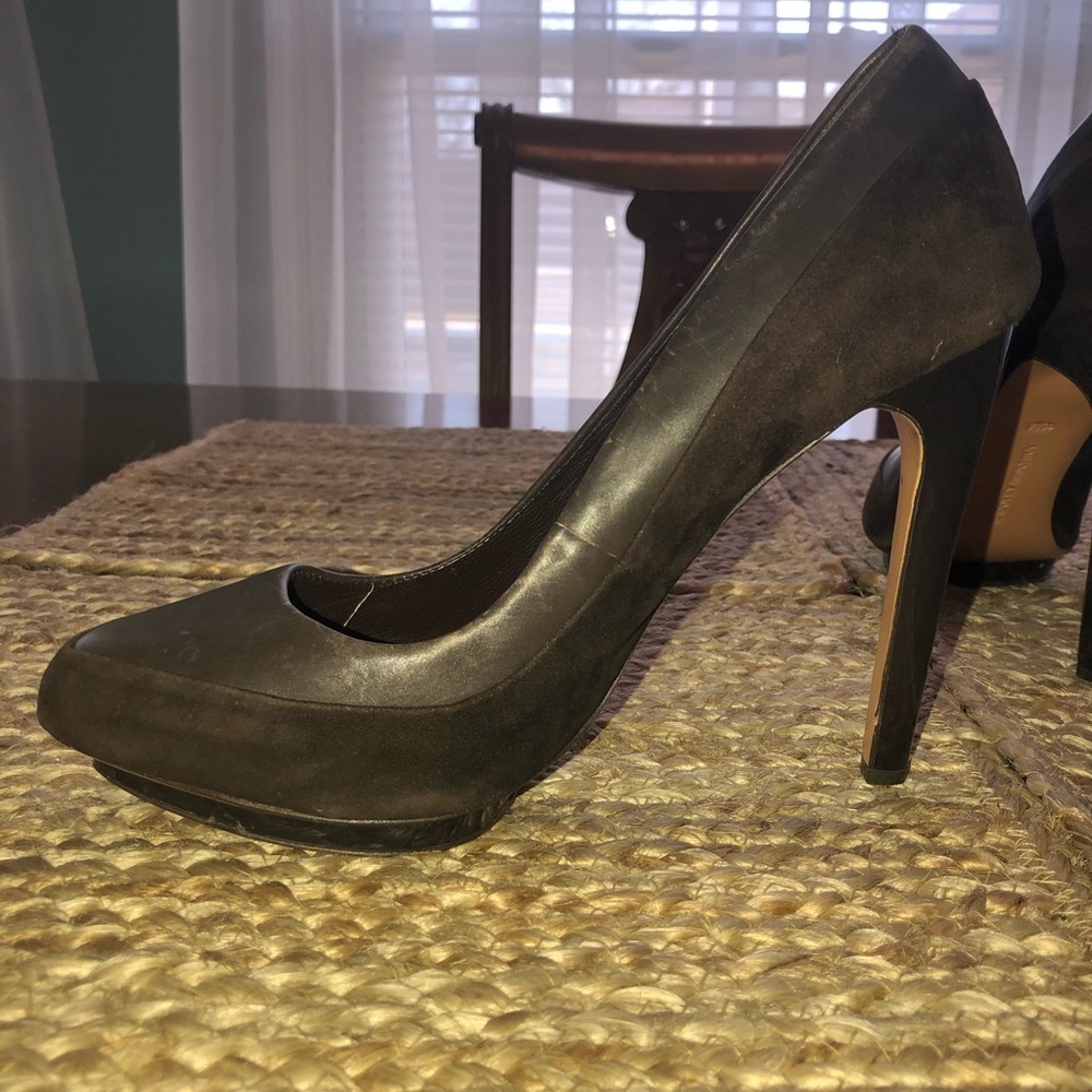 Badgley Mischka Suede/Leather Platform Heels Sz 10 - Picture 3 of 8